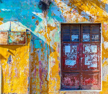 the best way to spray paint windows